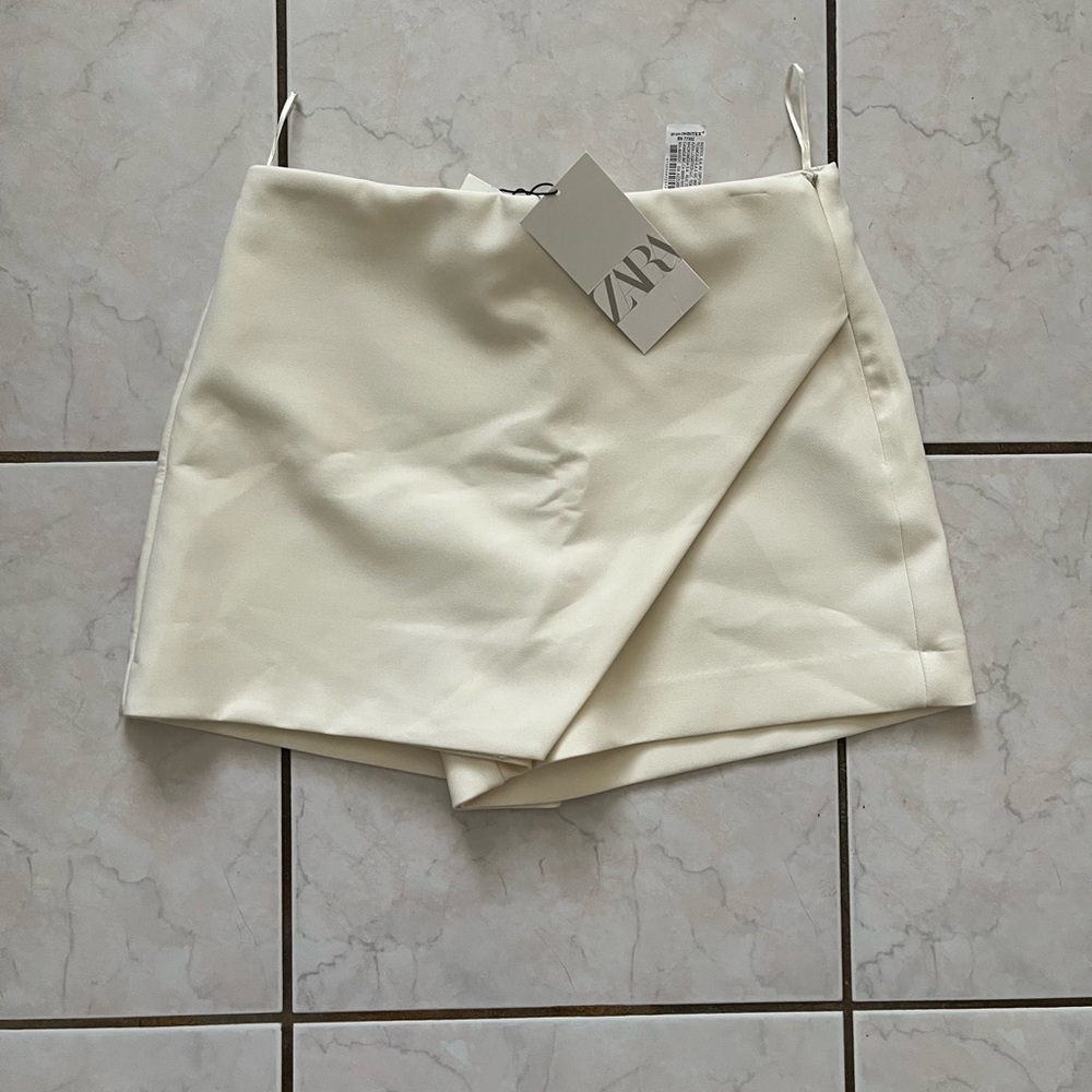 Zara Elegant Cream Skirt